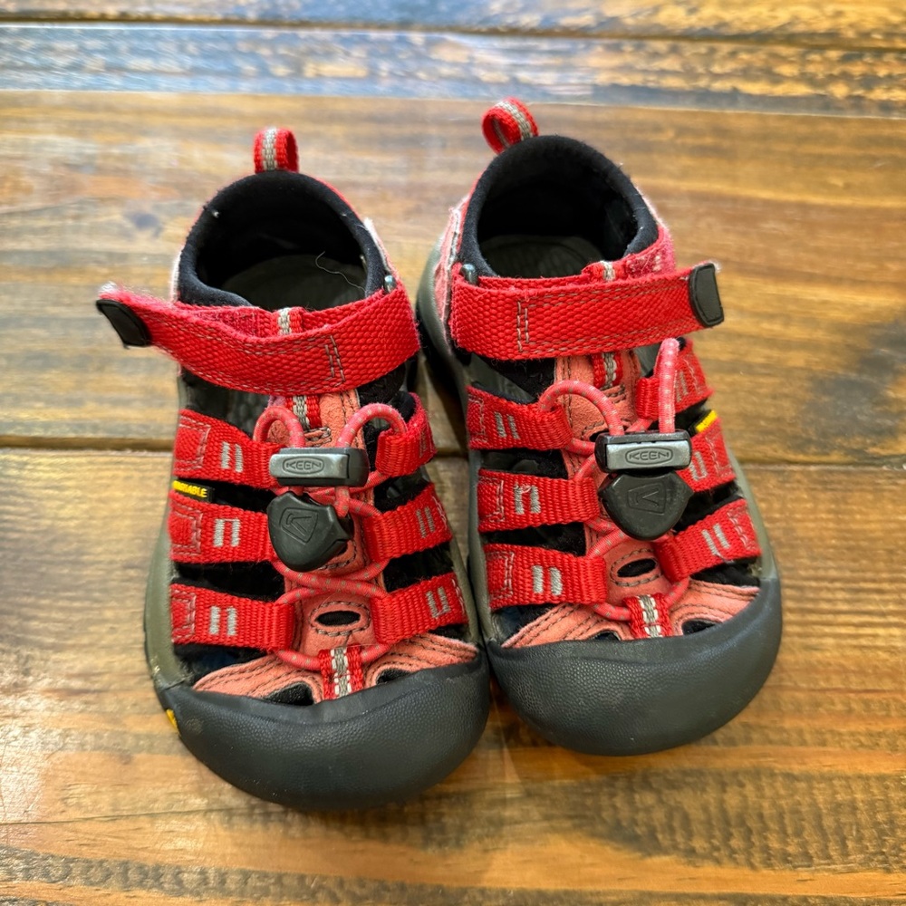 KEEN Kids Waterproof Sport Trail Sandals Red Toddler Size 8. In good condition.